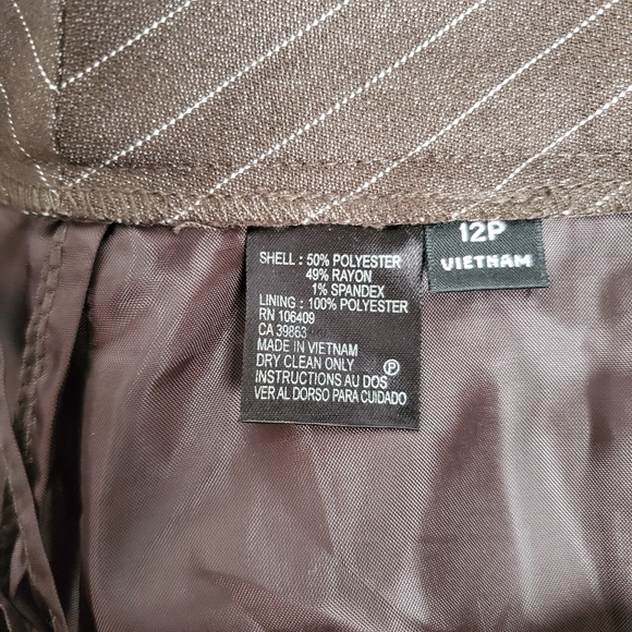 Tahari ASL 2PC Brown Pinstripe Blazer & Pants Suit - Picture 8 of 8